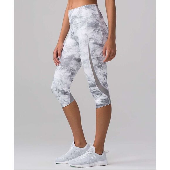 Lululemon Pace Perfect Crop (17") Breeze by White Light Cast / Light Cast - Picture 4 of 16